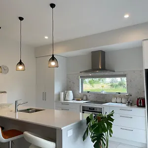 https://holiday-house-mount-maunganui.rotoruahotelsnz.com